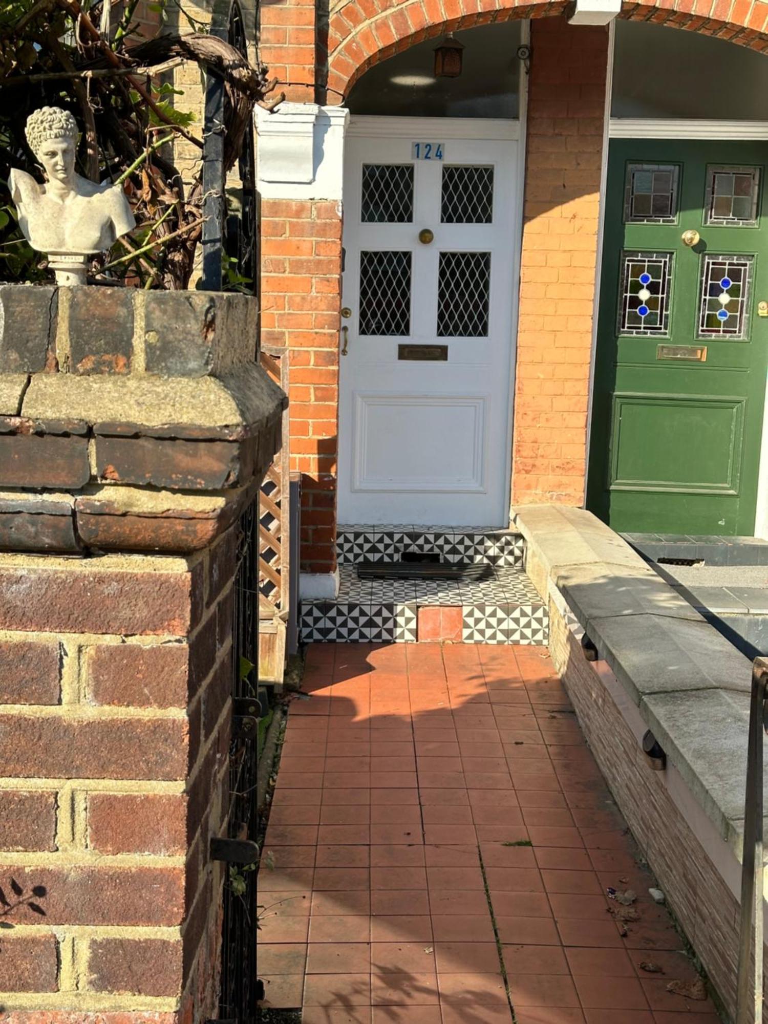 Stunning One Bedroom Studio Flat Londra Exterior foto